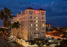 Hampton Inn & Suites Bradenton Downtown Historic District 2