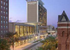 DoubleTree by Hilton Cedar Rapids Convention Complex 3