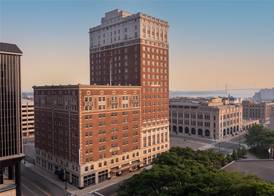 DoubleTree Suites by Hilton Detroit Downtown - Fort Shelby 3
