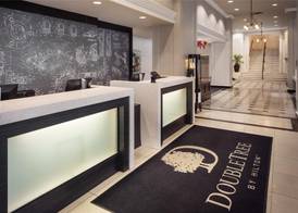 DoubleTree Suites by Hilton Detroit Downtown - Fort Shelby 5