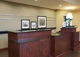 Hampton Inn & Suites Indianapolis-Airport 3