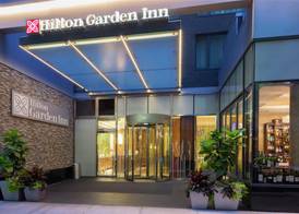 Hilton Garden Inn Central Park South 2