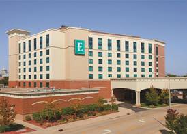 Embassy Suites by Hilton E Peoria Riverfront Conf Center 5