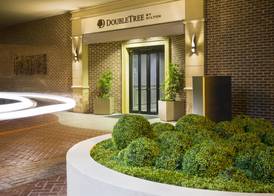 DoubleTree by Hilton Hotel Savannah Historic District 4