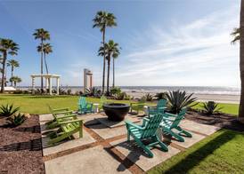 DoubleTree by Hilton Galveston Beach 4