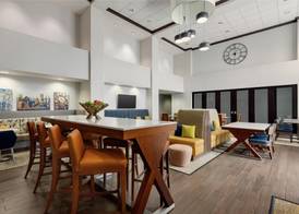 Hampton Inn & Suites Pittsburgh/Harmarville 4