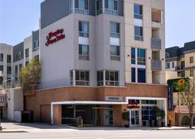 Hampton Inn & Suites Los Angeles - Glendale 2