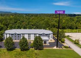 Spark by Hilton Sellersburg 4