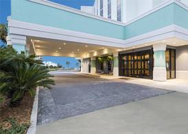 The Island House Hotel a Doubletree by Hilton 4