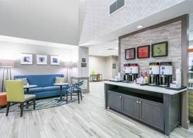 Hampton Inn & Suites Glenarden/Washington DC 4