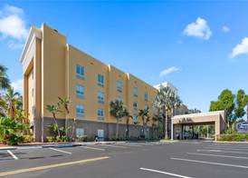Hampton Inn & Suites Ft. Pierce 2