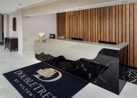 DoubleTree by Hilton Pittsburgh-Meadow Lands 4
