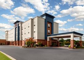 Hampton Inn & Suites Lavonia 2