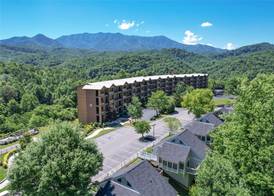 Hilton Vacation Club MountainLoft Gatlinburg 5