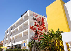 Ryans Lolas Ibiza - Adults Only 3