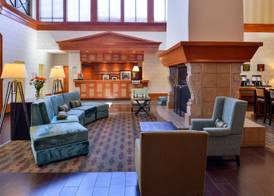 Hampton Inn & Suites by Hilton Calgary University NW 4