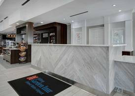 Hilton Garden Inn Detroit Metro Airport 4