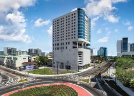 Embassy Suites By Hilton Sarasota 2
