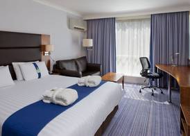 Holiday Inn NEWPORT by IHG 3