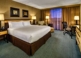 DoubleTree by Hilton Chicago - Arlington Heights 4