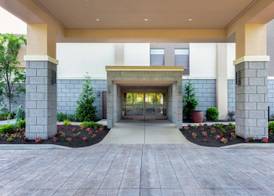 Hampton Inn Bedford 4