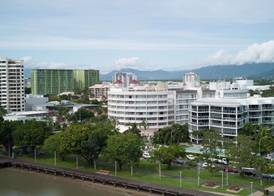 DoubleTree by Hilton Cairns 4