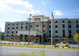 Hampton Inn & Suites Lenoir, NC 2