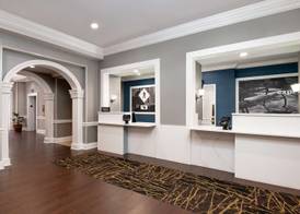 Hampton Inn & Suites Stamford 5