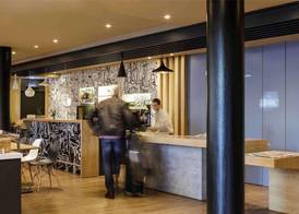 Ibis Granada 2
