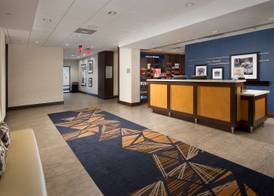 Hampton Inn & Suites Falls Church 4
