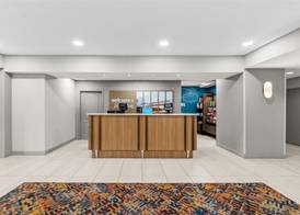 Hampton Inn & Suites Peru 3