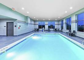 Hampton Inn Gardner 4