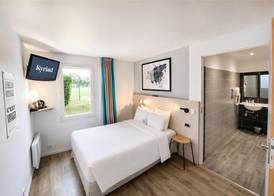 Kyriad Hôtel La Fleche 5