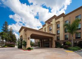 Hampton Inn Visalia 3