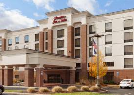 Hampton Inn & Suites Hartford/East Hartford 2