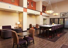 Hampton Inn & Suites Fargo Medical Center 2