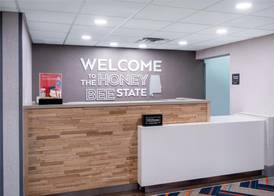 Hampton Inn Auburn 3