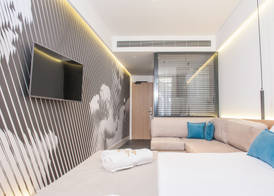 Athens Lodge by Athens Prime Hotels 4
