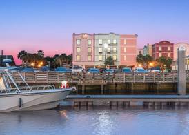 Hampton Inn & Suites Amelia Island-Historic Harbor Front 3