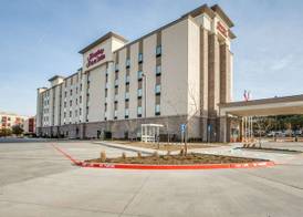 Hampton Inn & Suites Dallas-Central Expy/North Park Area 2