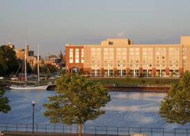 DoubleTree by Hilton Bay City - Riverfront 4