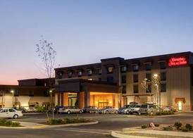 Hampton Inn & Suites Astoria 5