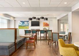 Hampton Inn St. Louis-Columbia 4