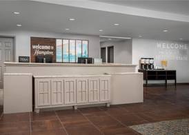 Hampton Inn & Suites Omaha-Downtown 5
