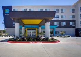 Tru By Hilton Grand Prairie 3