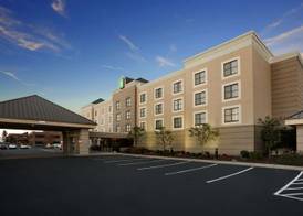 Embassy Suites by Hilton Cleveland Beachwood 2