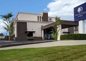 DoubleTree by Hilton St. Louis Airport 4
