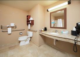 Hampton Inn & Suites Greensburg 4