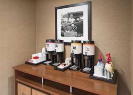 Hampton Inn Findlay 4