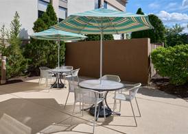 Hampton Inn Janesville 3